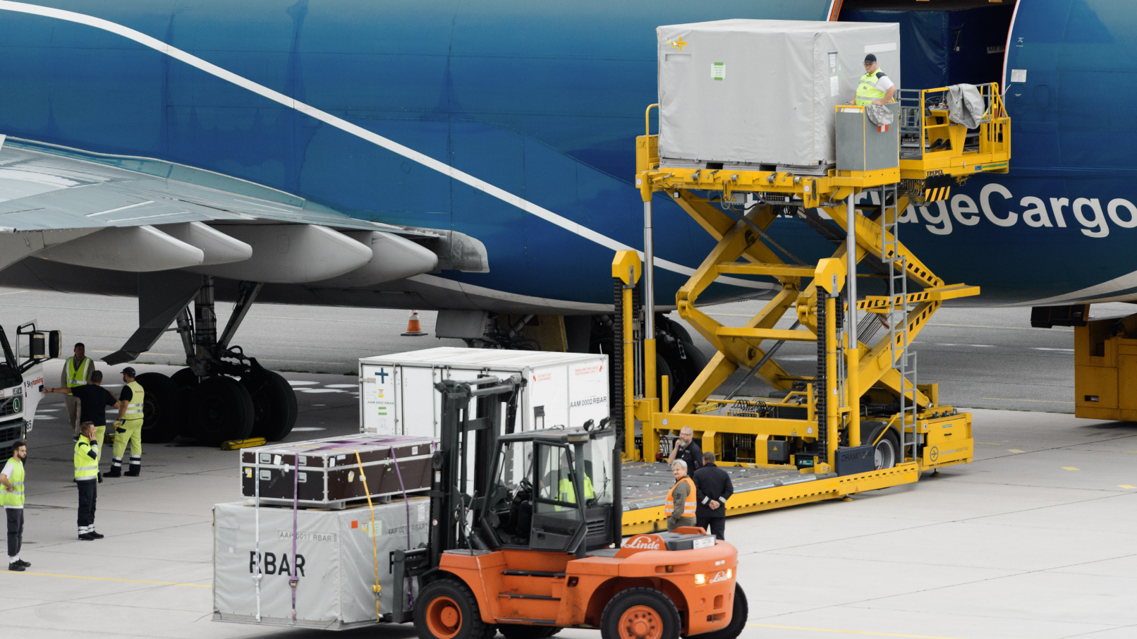 Express & Same-day air freight 